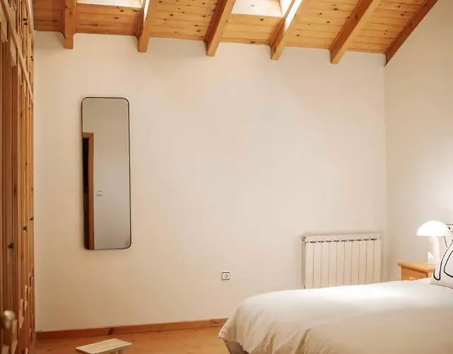 Escuelas De Collia B * Les Arriondes